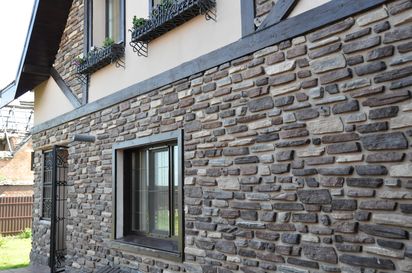 Частный дом. Камень «Англия»