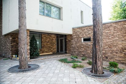 Частный дом. Камень «Англия»