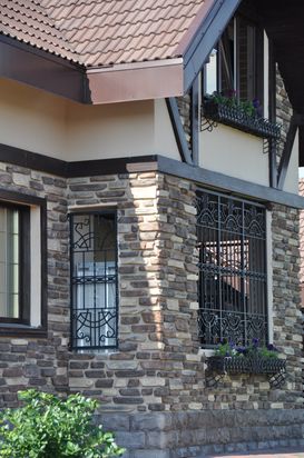 Частный дом. Камень «Англия»