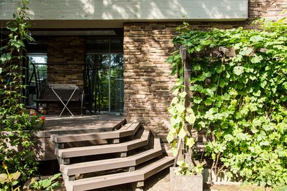 Частный дом. Камень «Англия»